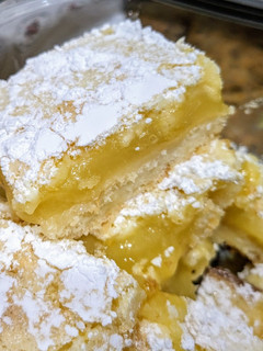 A picture of Stunning Lemon Bars.