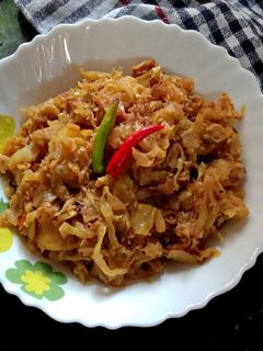 বাঁধাকপি ঘন্ট (bandhakopi ghonto recipe in Bengali) রেসিপির প্রধান ছবি
