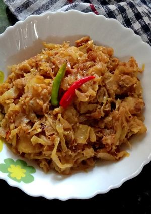 বাঁধাকপি ঘন্ট (bandhakopi ghonto recipe in Bengali) রেসিপির প্রধান ছবি