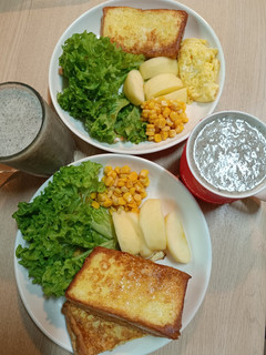 法式吐司蔬果沙拉 的食譜成品照片