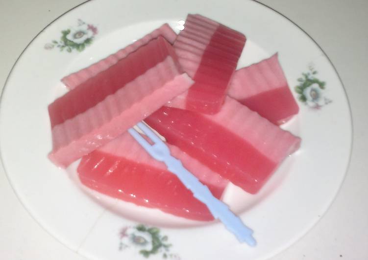 Resep Puding lapis merah muda oleh Adelia Marcell Cookpad