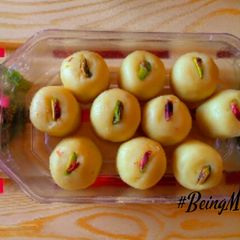 A picture of Rasgulla stuffed Peda.