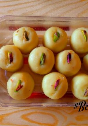A picture of Rasgulla stuffed Peda.