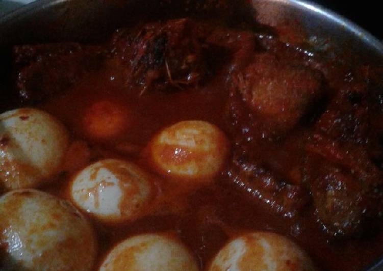Resep Tuna&amp;telur masak merah yang Bikin Ngiler