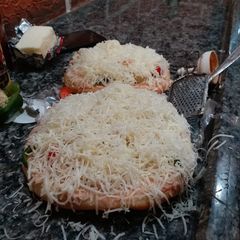 A picture of Say cheese pizza.