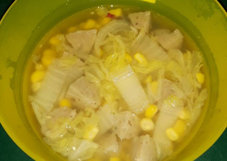 Bagaimana Membuat Sup baso sawi jagung Anti Gagal