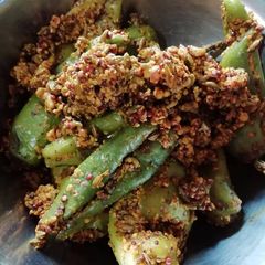A picture of Green chilli pickle.