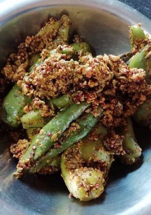A picture of Green chilli pickle.