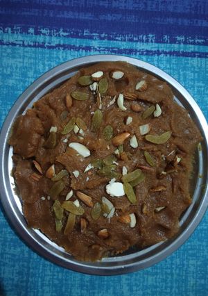 A picture of Besan ka Halwa.