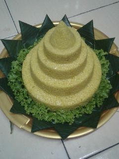 Foto resep Nasi kuning rice cooker