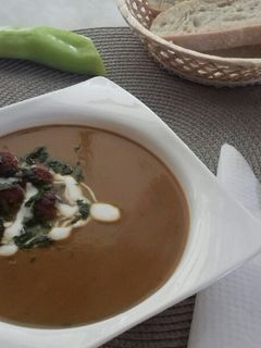 "Sültpadlizsán-krémleves" kolbászgombóccal recept fotója