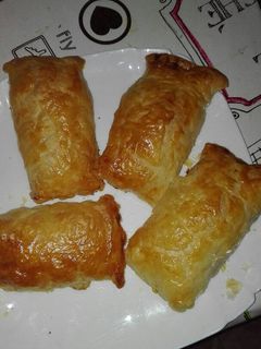 Una foto de Napolitanas de jamón york, queso y beicon