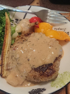 日式漢堡排佐烤蔬菜 的食譜成品照片