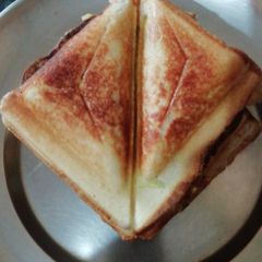 A picture of Cheese sandwich.