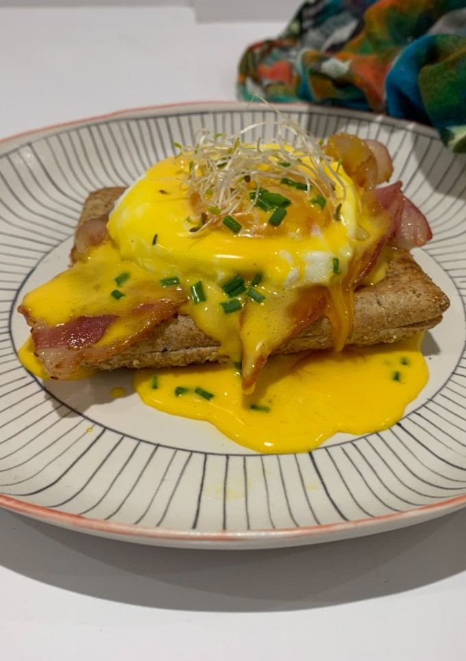 Una foto de Huevos benedict