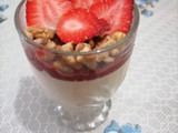 Panna cotta de vainilla y coulis de fresa 🍓