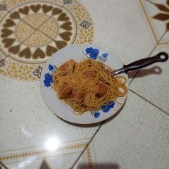 A picture of Spaghetti with smokies.