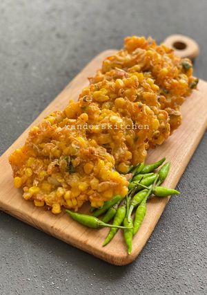 Foto resep Bakwan Jagung Rebon. Guriih renyah krenyes krenyes 😍👍🏻