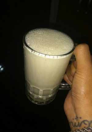 Una foto de Licuado de Bananas con leche🍶🍌