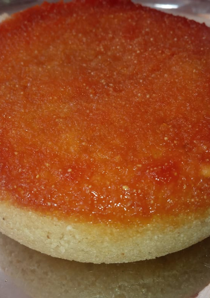 ரவா முந்திரி கேக் (Rava Munthiri cake recipe in tamil) செய்முறை முக்கிய புகைப்படம்