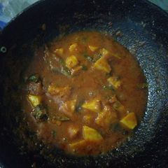 A picture of Dum aloo.
