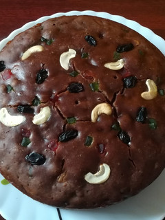 இட்லி பாத்திரத்தில் கிறிஸ்துமஸ் பிளம் கேக். (Christmas Plum Cake recipe in tamil) செய்முறை முக்கிய புகைப்படம்