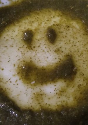 A picture of Hari chutney.