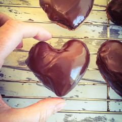A picture of Apricot Filled Lebkuchun Hearts.