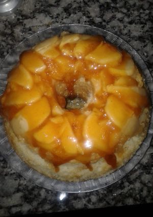 Una foto de Torta invertida de peras🍐🍐🍐