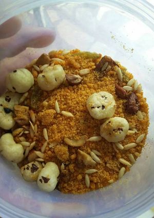 ड्राईफ्रूट वाली शक़्कर (Dryfruit wali shakker recipe in hindi) रेसिपी मुख्य फोटो