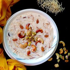 A picture of Vermicelli kheer.