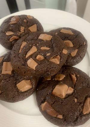 A picture of Olive Oil Dark Chocolate Cookies.