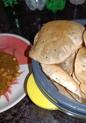 A picture of Masala Poori.