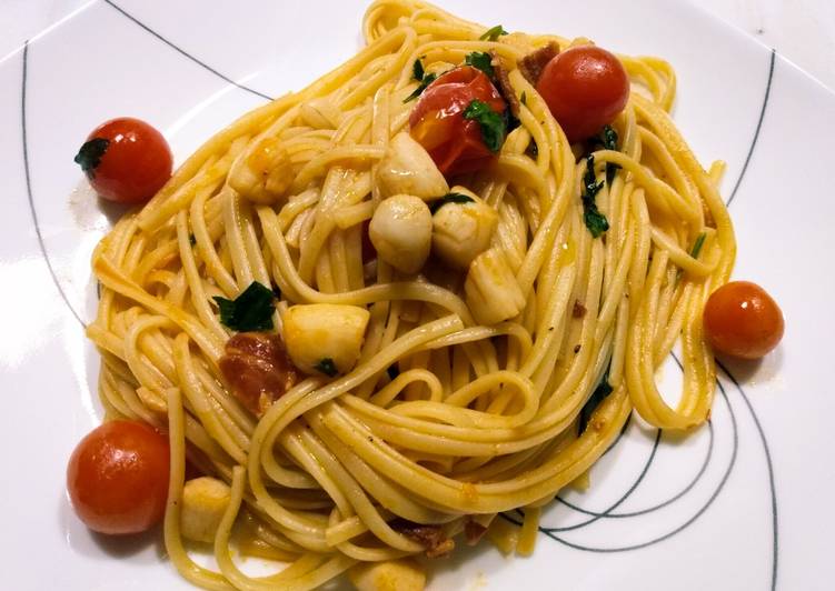 Step-by-Step Guide to Make Favorite Linguine with bay scallops, bacon, and tomatoes