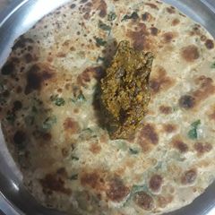 A picture of Methi parantha.