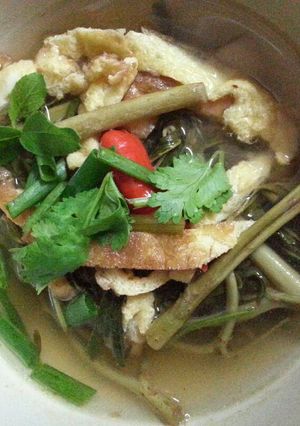 รูปของ ต้มยำไข่เจียวผักกระเฉด