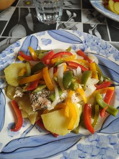 Una foto de Salmón en papillote con verduras al horno