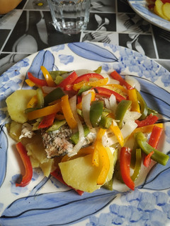 Una foto de Salmón en papillote con verduras al horno