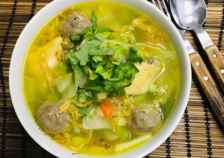 Bagaimana Membuat Sop Ayam &amp; Bakso Sapi (chicken &amp; meat balls soup), Enak Banget