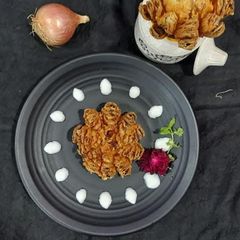 A picture of Onion Pakoda.