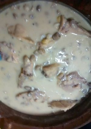 Una foto de Pollo a la crema con champiñones