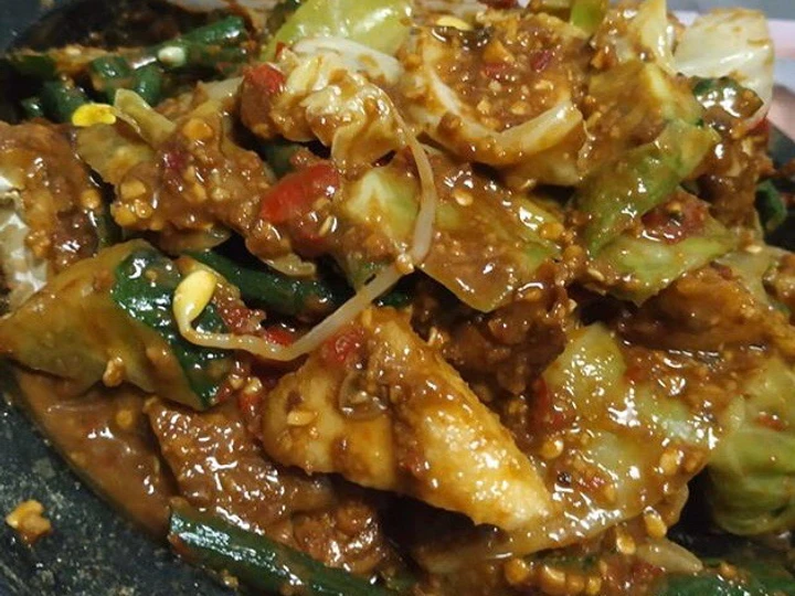 Langkah Mudah untuk Membuat Resep Rujak petis malang yang Lezat Anti Ribet, Lezat