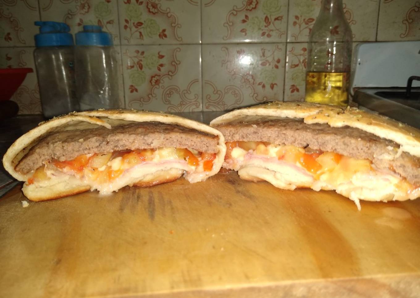 Hamburguesa en masa de pizza