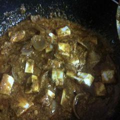A picture of Paneer do pyaza.