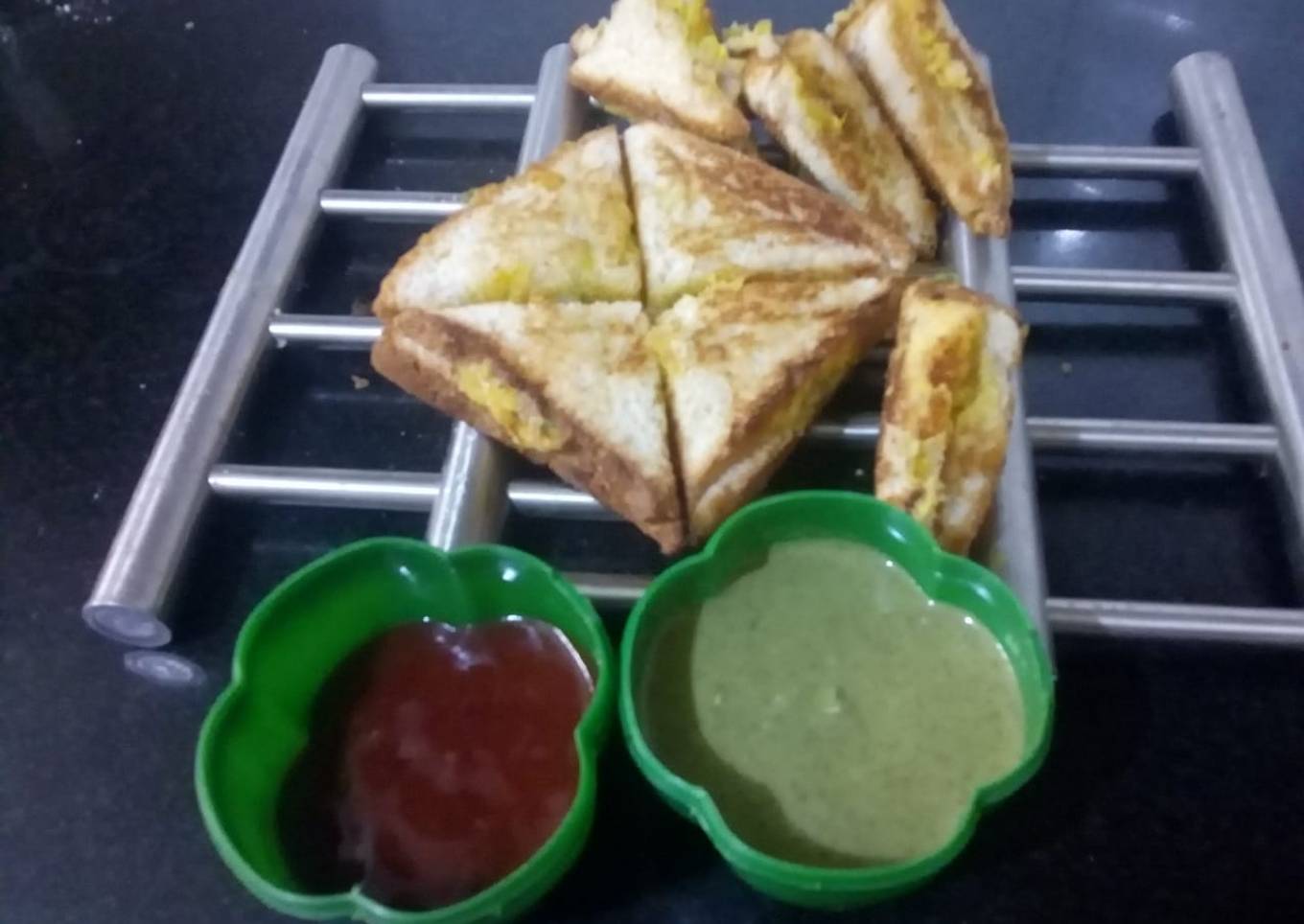 Leftover dal sandwich