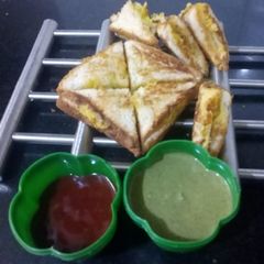 A picture of Leftover dal sandwich.
