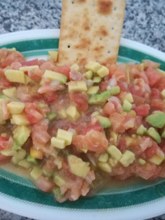 Una foto de Tartar de salmón a mi manera