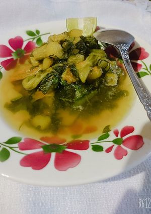 Una foto de Caldo de calabacita