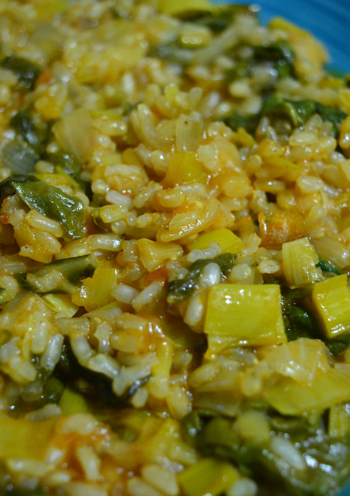 Una foto de Arroz integral meloso con espinacas