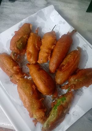 A picture of Cheesy jalapeño fritters.